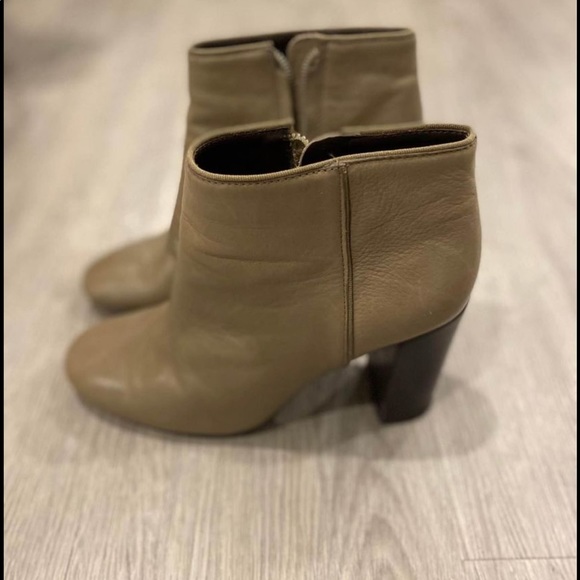 Tory Burch boots - Picture 1 of 1